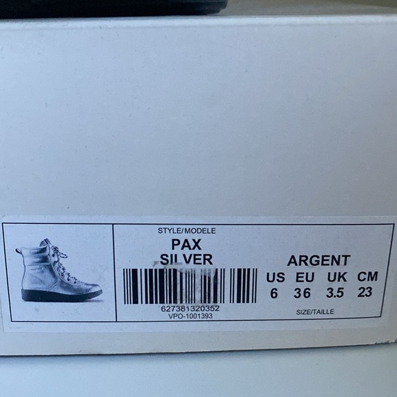 Cougar Silver Metallic Winter Boots -Sz 6 Women's/Girls - Picture 7 of 7